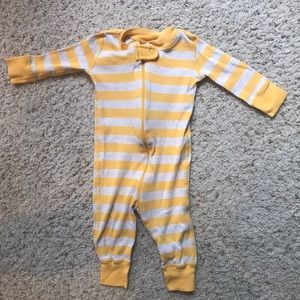 Hanna Andersson size 60 (6-9 months) pajamas